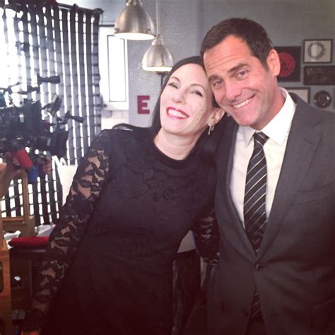 andy buckley wife.
